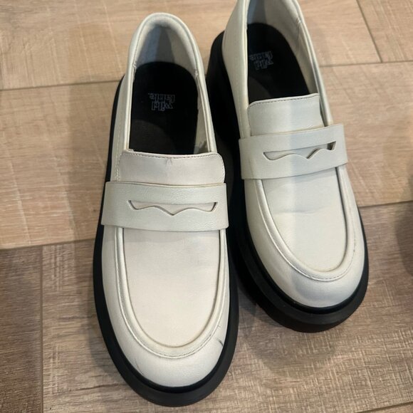 WILD FABLE WOMENS WHITE SLIP ON PLATFORM SHOES SIZE 8 - Picture 2 of 8